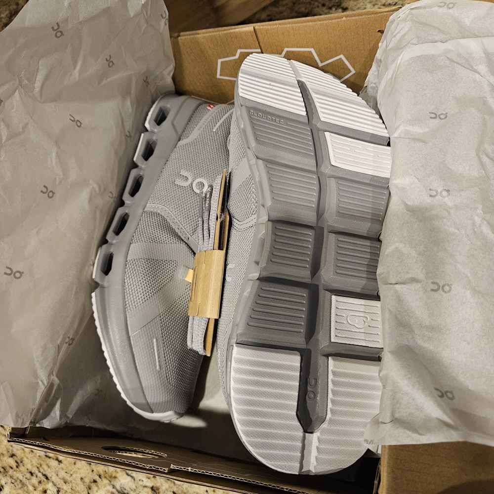 On Kids' Grade School Cloud Sky Shoes - Picture 3 of 4